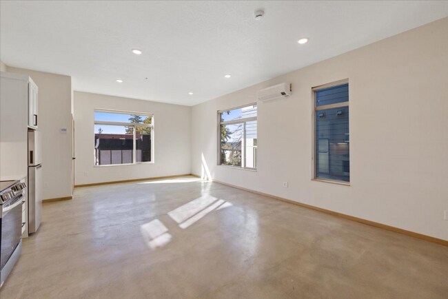 Photo - 617 S Adams St Unidad 203