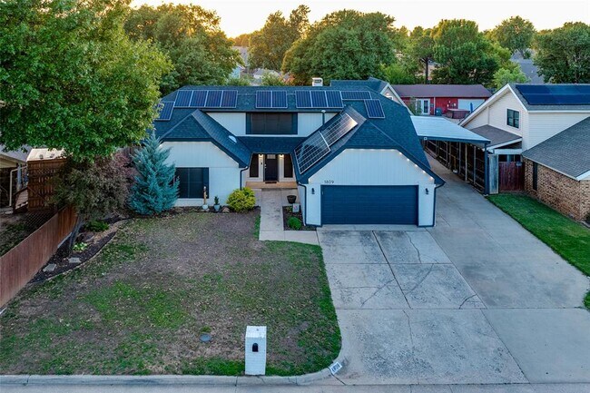 Photo - 1809 Norwich Pl