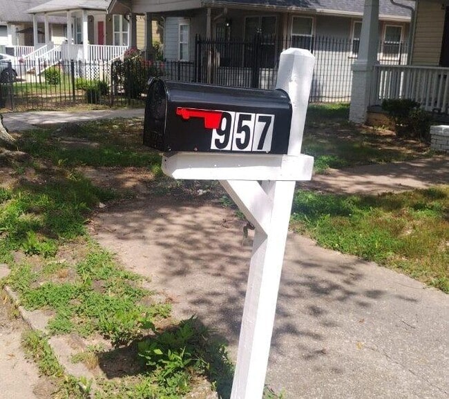 Photo - 957 Harwell St NW