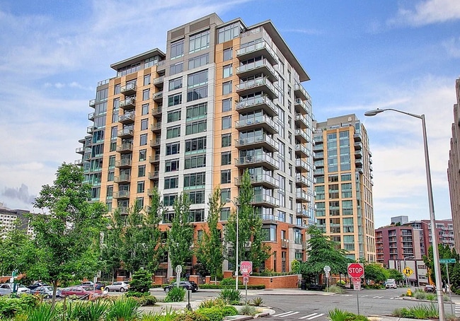 Building Photo - 900 Lenora St Unit 303 Rental