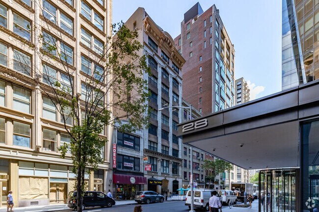 41-43 E 28th St - 43 E 28th St