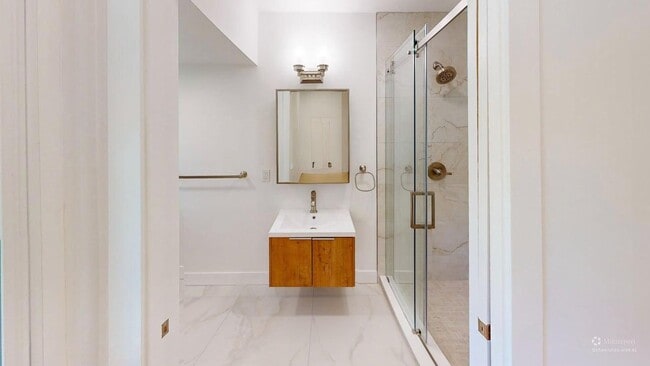 Photo - 717 I St