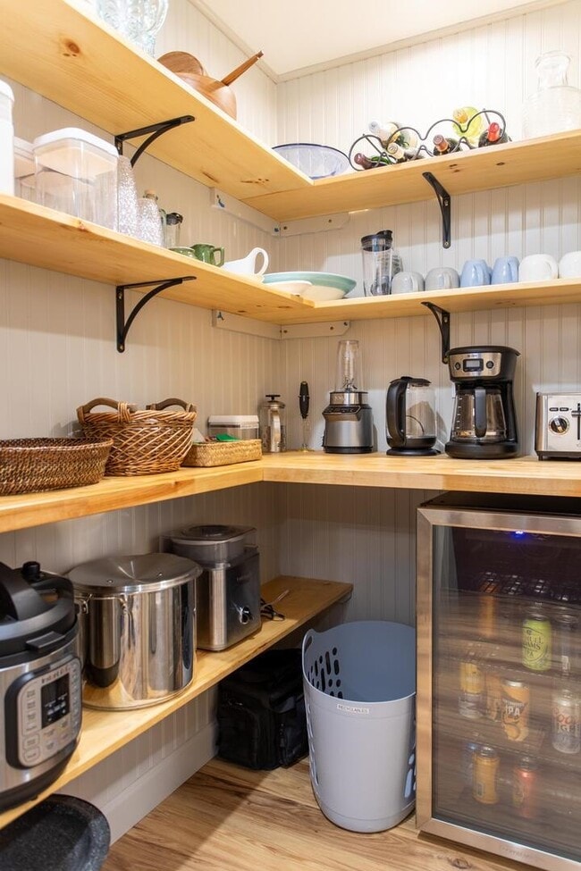 Photo - 483 Winnacunnet Rd