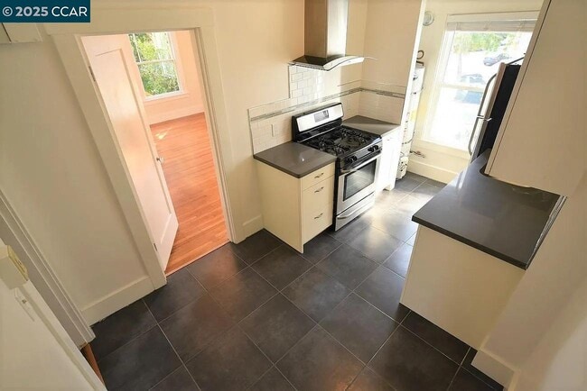 Photo - 3040 Telegraph Ave Unidad 4