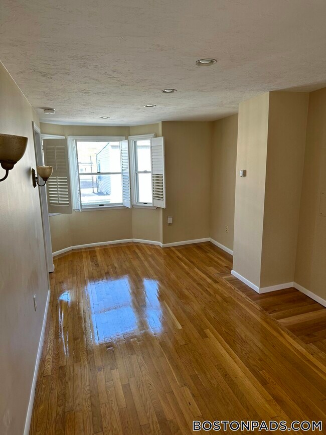 Photo - 5 Grimes St Unit 2