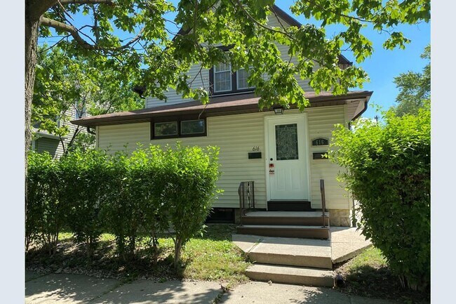 Building Photo - 616 Vine St Unit 1