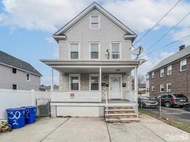 Building Photo - 30 Lincoln Ave Unit 2 Rental
