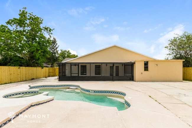 Photo - 621 Deauville Ct