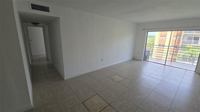 Photo - 3700 NW 21st St Unit 310