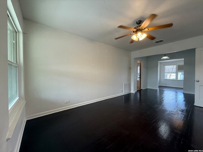 Photo - 115 Kinder Dr