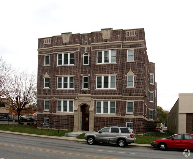 1733 N Meridian