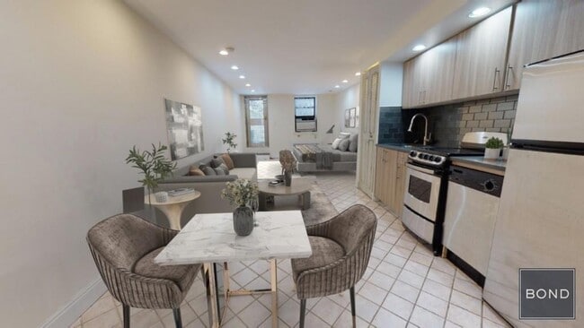 Building Photo - 330 E 93rd St Unit D Rental