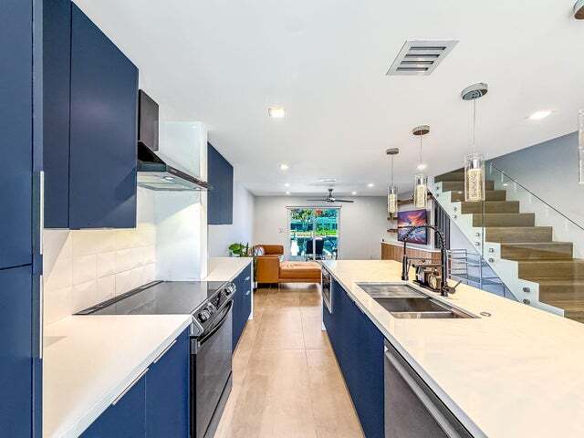 2721 NE 15th St