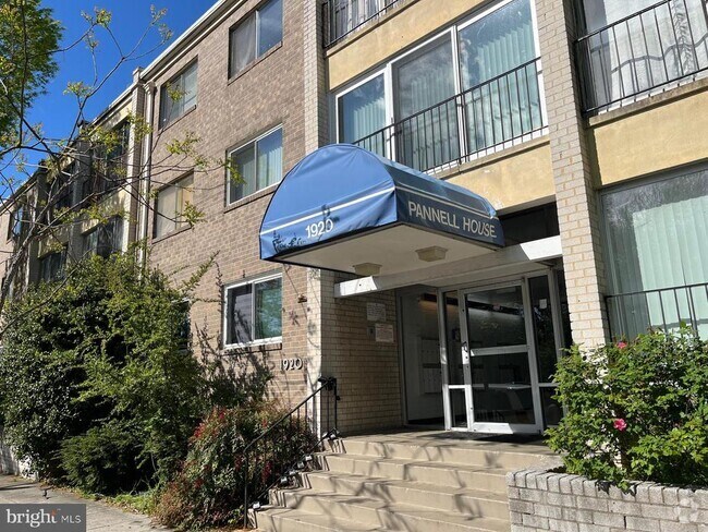 Building Photo - 1920 Naylor Rd SE Unit 106 Rental