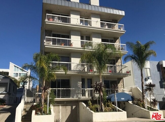 Building Photo - 1844 Thayer Ave Unit 202 Rental