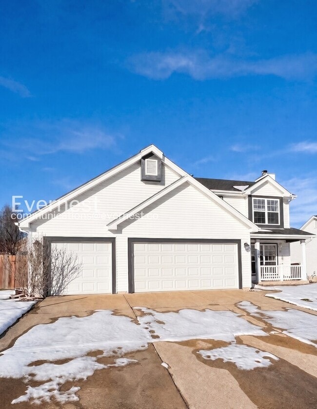 Building Photo - 3 Bed, 4 Bath Home with Fenced Yard & Garage / Pet-Friendly / Coming Soon!