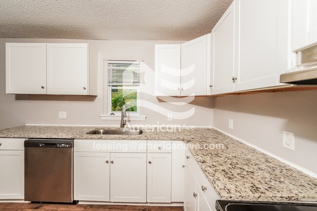 Photo - 820 Vanderbilt St