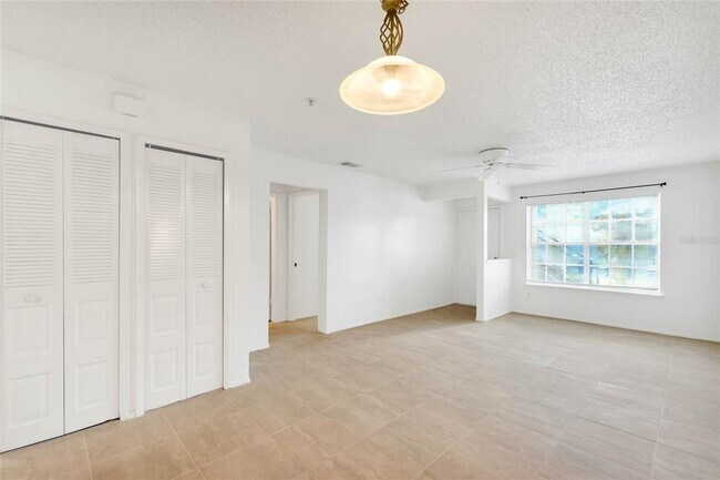Photo - 117 Reserve Cir Unit 105