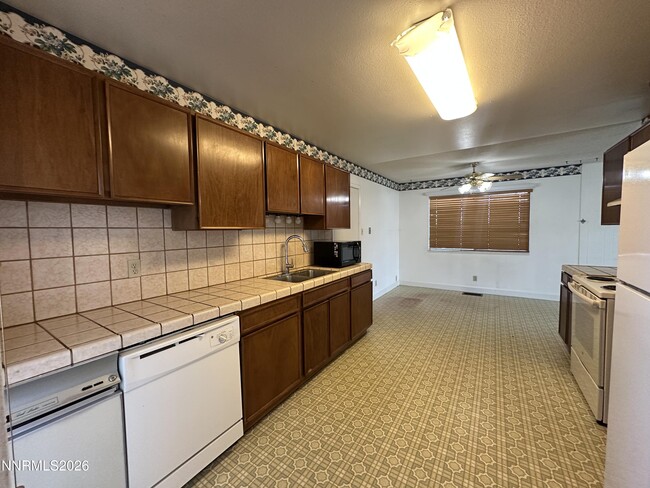 Photo - 1365 Akard Dr