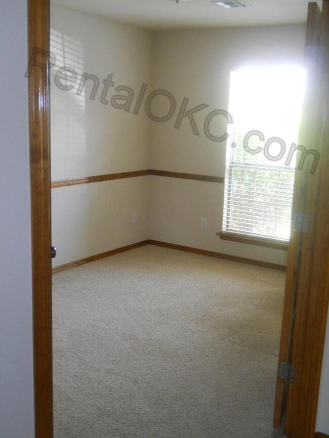 Photo - 3 Bed 2 Bath + Office in Moore School dist...