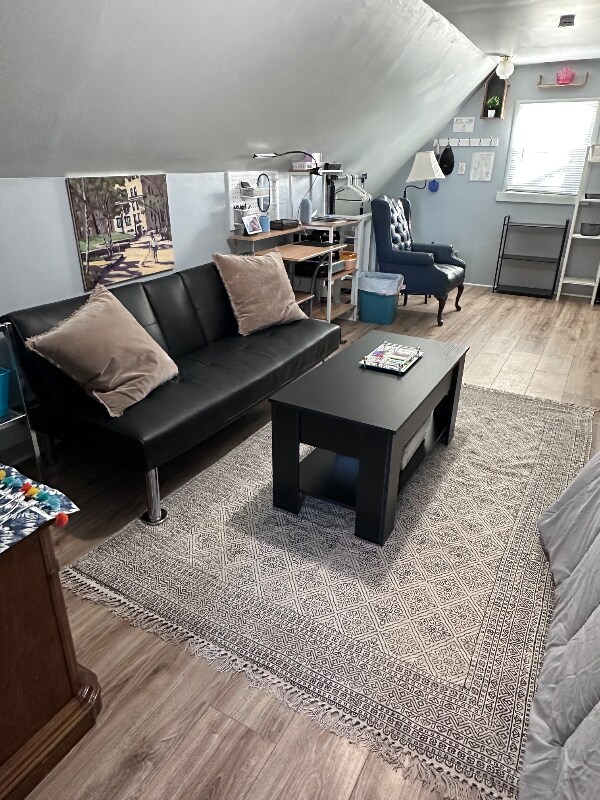 Photo - 107 Manitoba Ave W Unidad 3