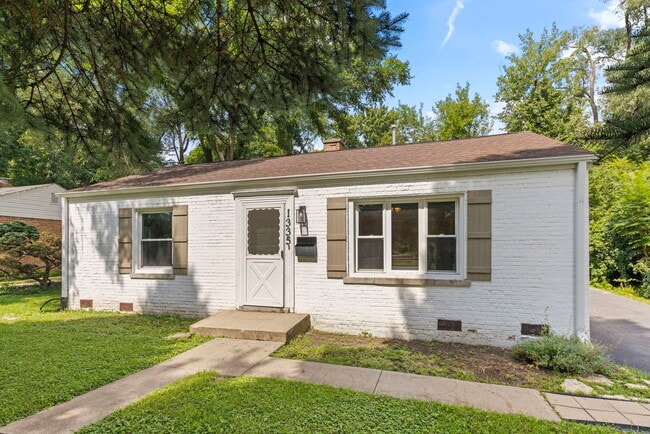 1335 College Ave