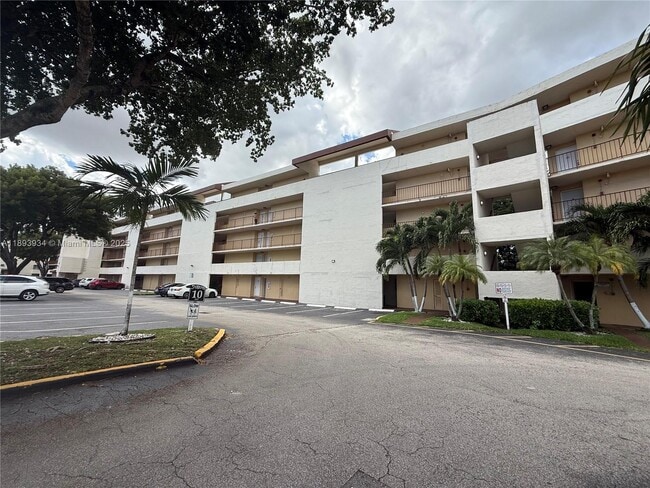 Building Photo - 8860 Fontainebleau Blvd Unit 305