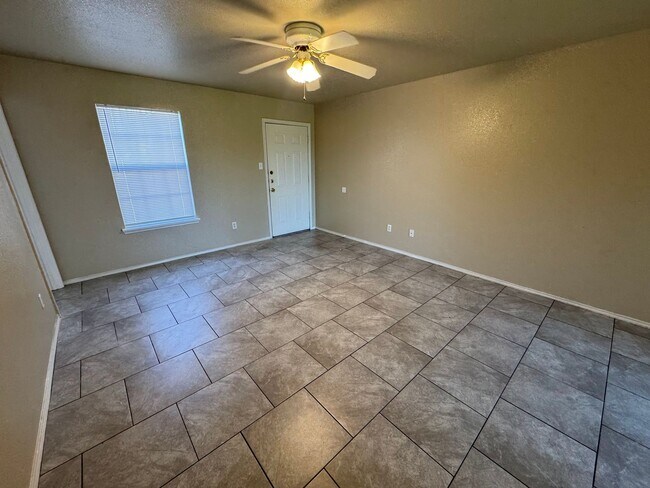 Photo - 5702 Greengate Dr Unit B