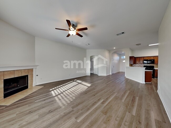 Photo - 1701 Amberwood Loop