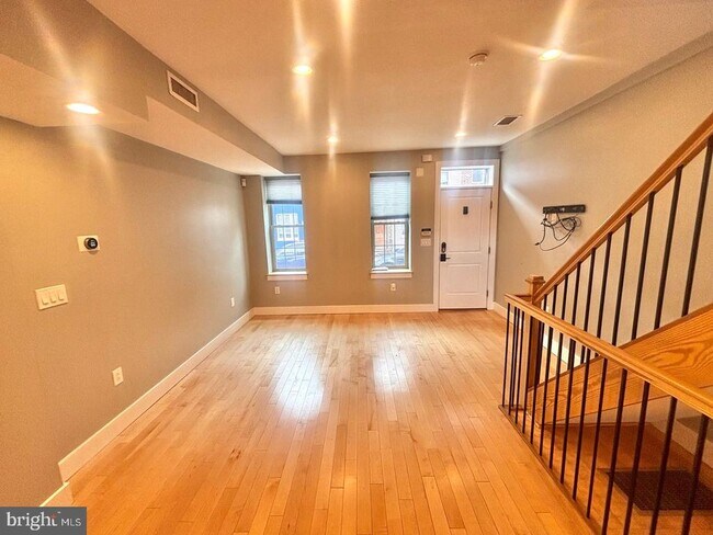 Photo - 533 Manton St