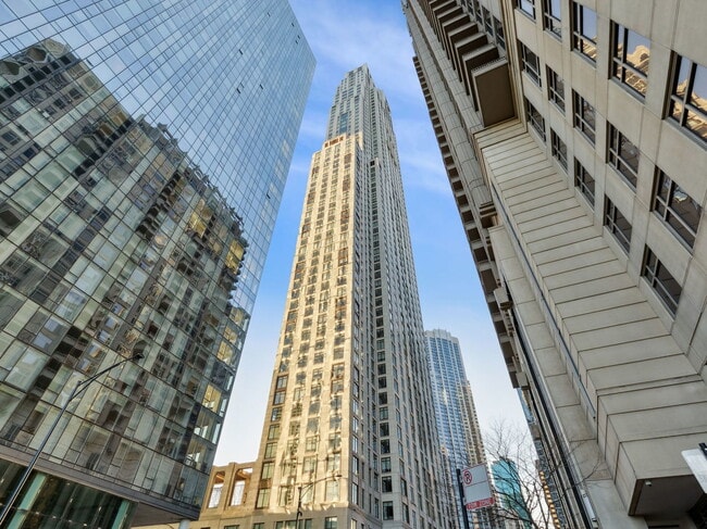 Building Photo - 514 N Peshtigo Ct Unit 3301