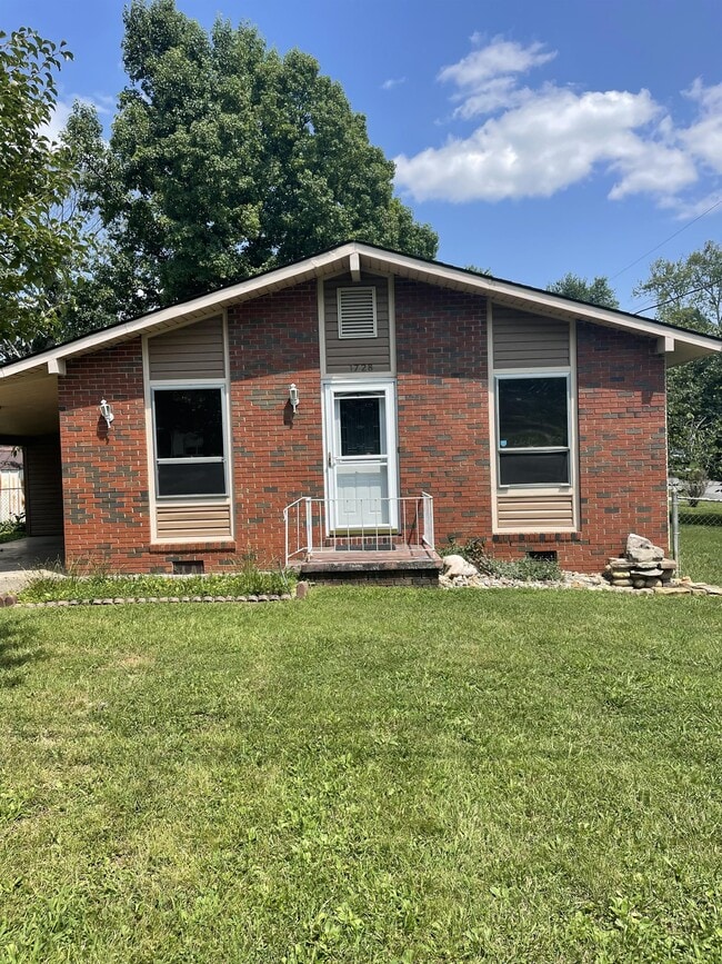 Photo - 1728 Garden View Ln