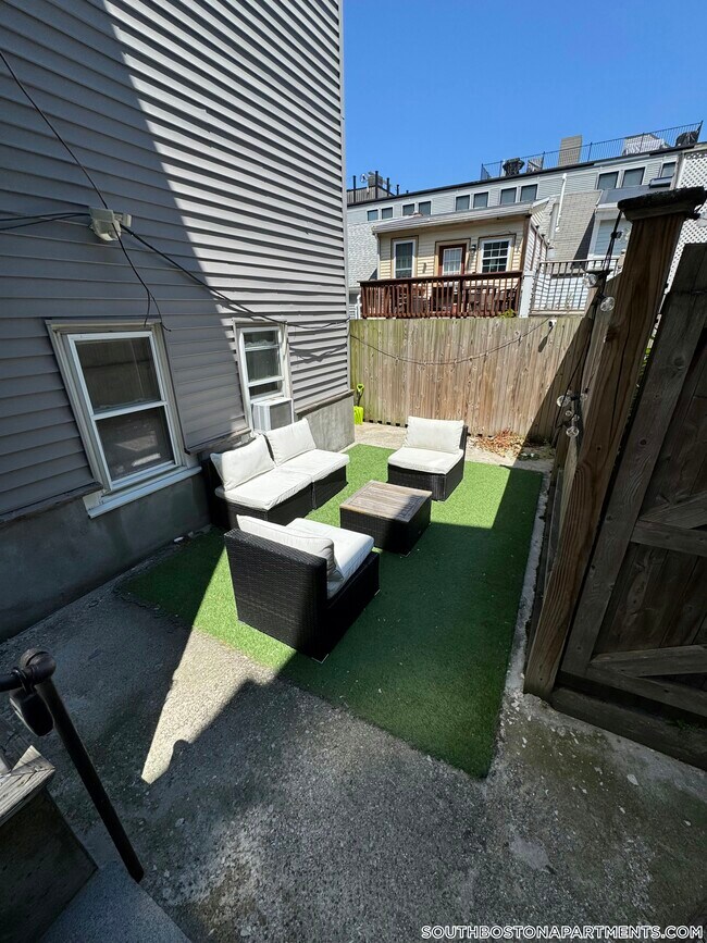 Photo - 254 W 3rd St Unit 1