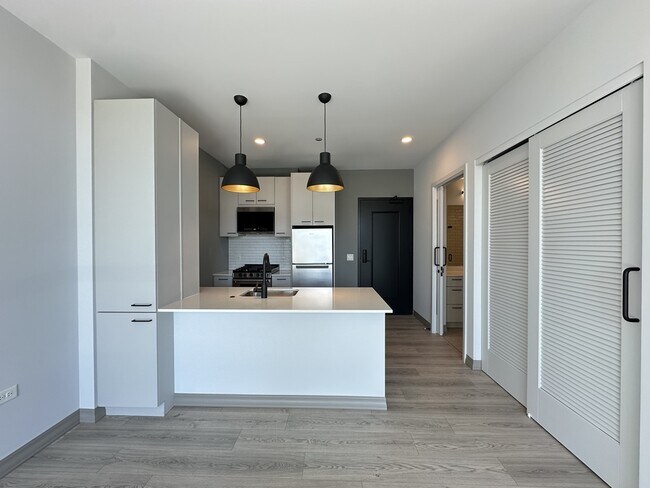 Photo - 2155 N Elston Ave Unidad 112