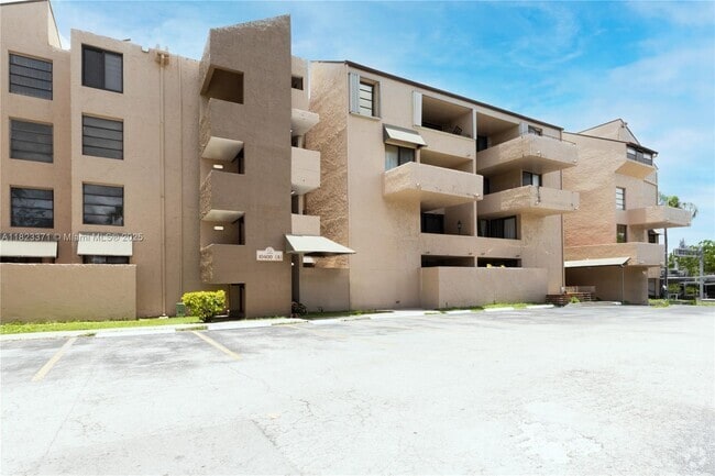 Building Photo - 10400 SW 108th Ave Unit A402 Rental