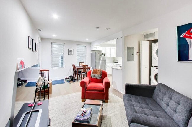 Photo - 2021 W Shakespeare Ave Unit CH2