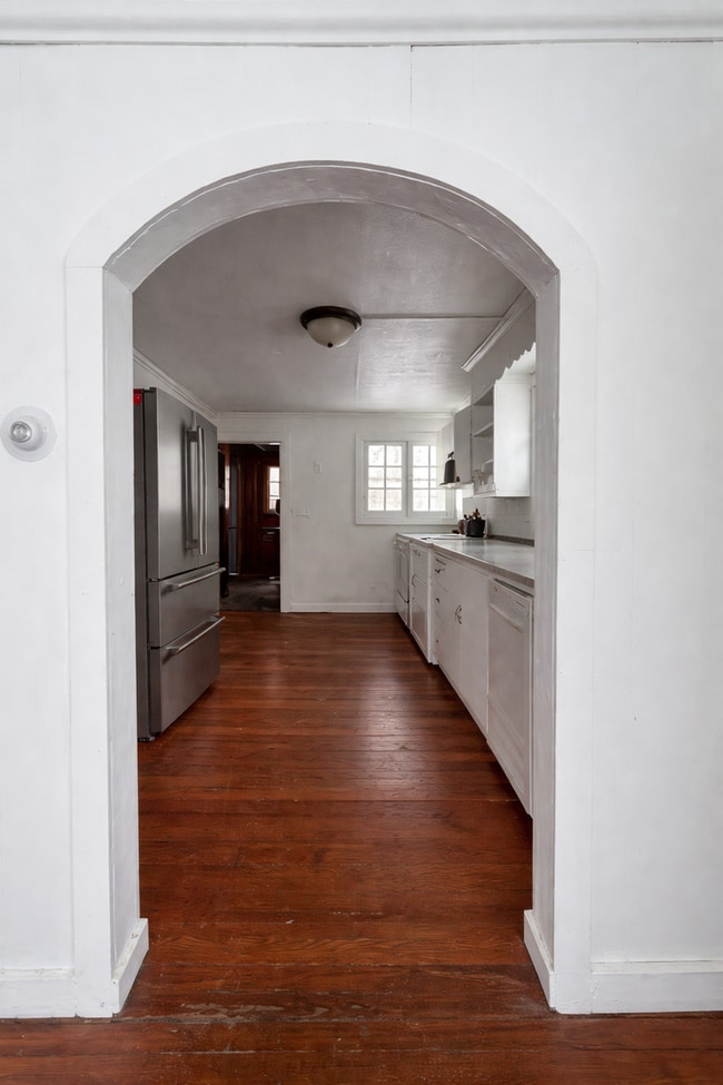 Photo - 1231 Bundy Ave