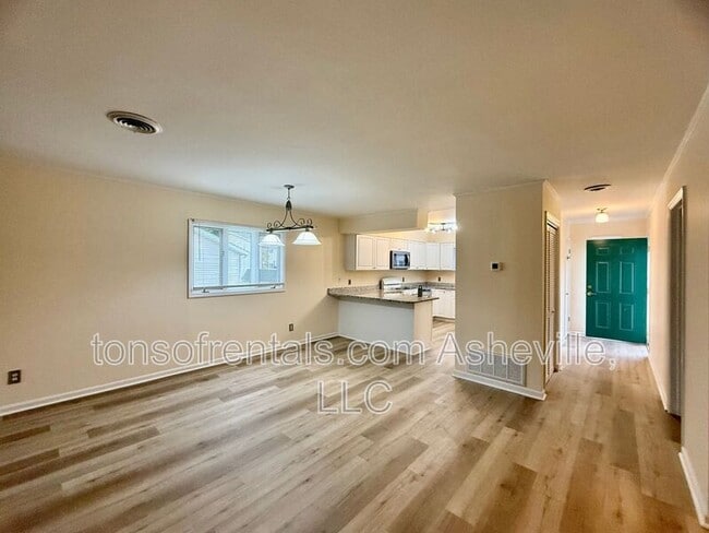 Photo - 181 N Britton Creek Ct