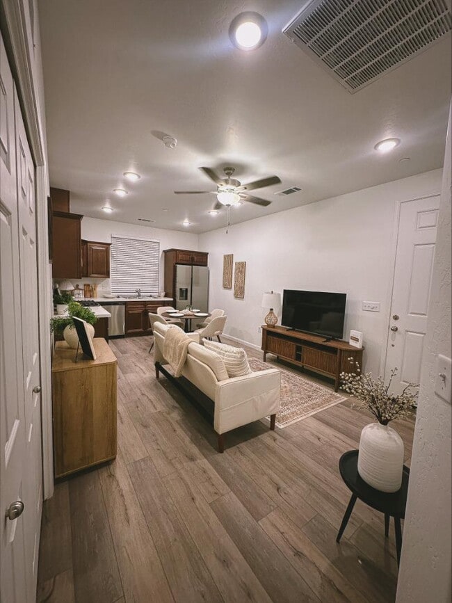 Photo - 2325 Wagon Wheel Ave