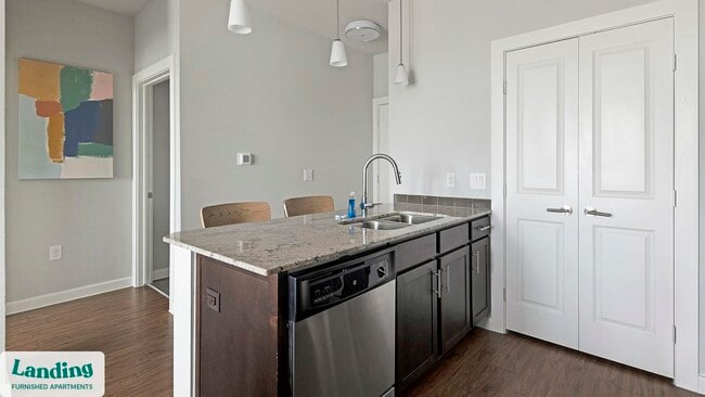 Photo - 4300 Cromwell Dr Unidad 1212