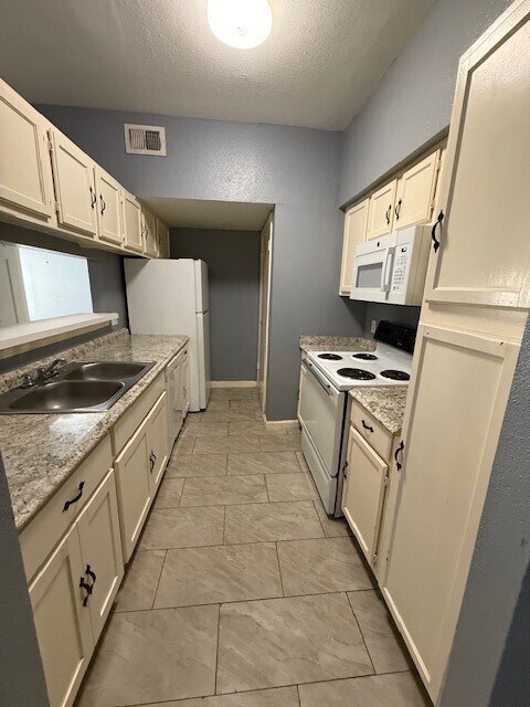 Photo - 14550 Fonmeadow Dr Unidad 803