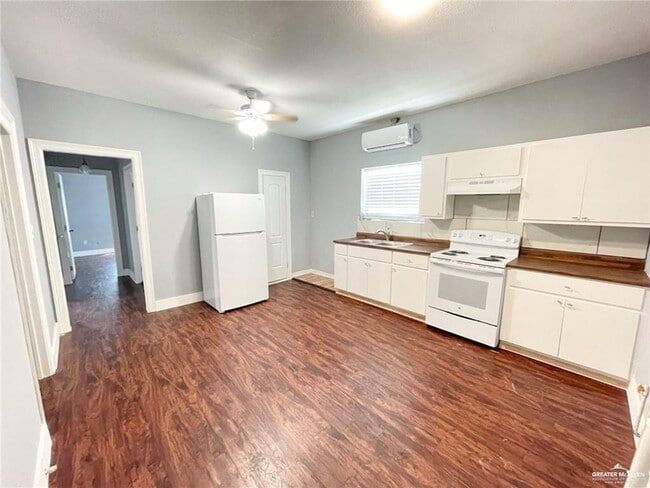 Photo - 10 E St Unidad 17