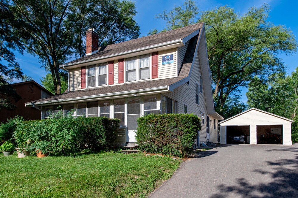 Photo - 785 N Maple Rd