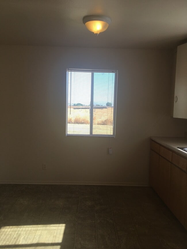 14050 Avenue 384