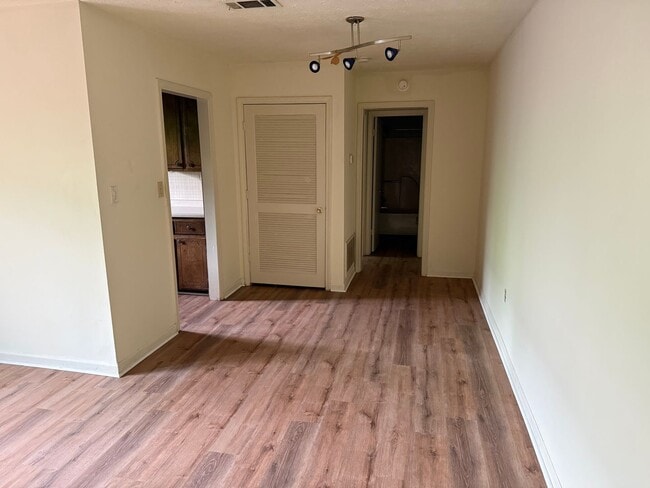 Photo - Campus View Apt-Walking Distance to UGA!