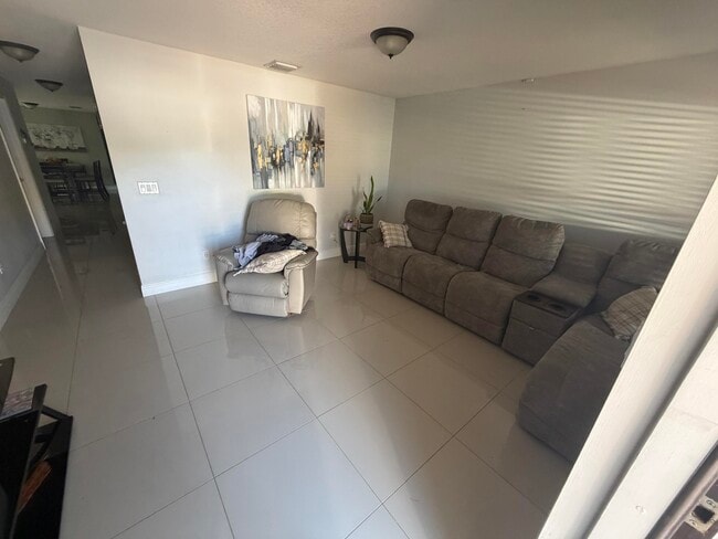 Photo - 5928 Papaya Rd