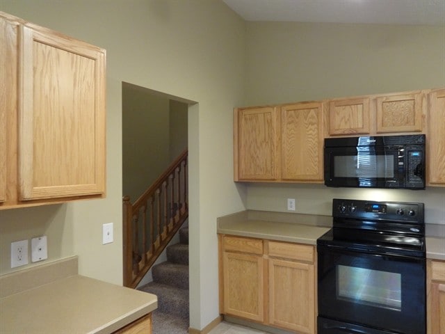 Photo - 949 Rowland Ave