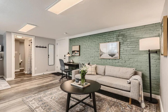 Building Photo - 2805 E 16th Ave Unit ID1026241P Rental