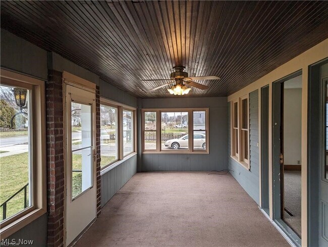 Photo - 16117 E High St