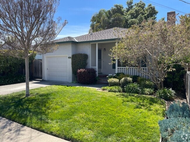 Building Photo - 3BD 1 BA Home in San Carlos with large bac...